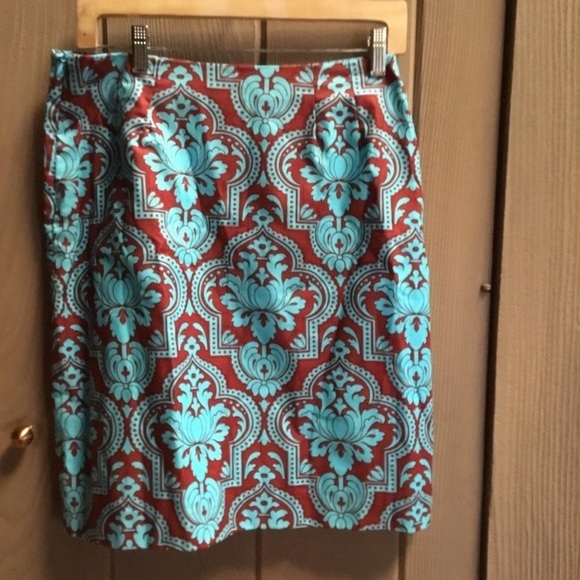 Darling skirt perfect for all seasons. - Picture 2 of 4